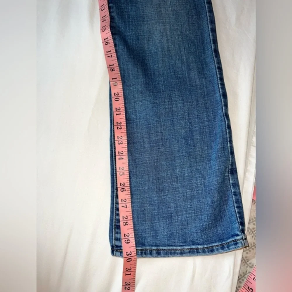 Levi’s Women’s Classic Boot size 30 Blue Denim Pre loved and in great condition - Picture 6 of 9